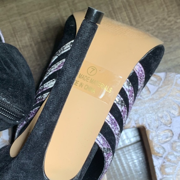 Shoe Republic LA Bootie - Picture 7 of 8